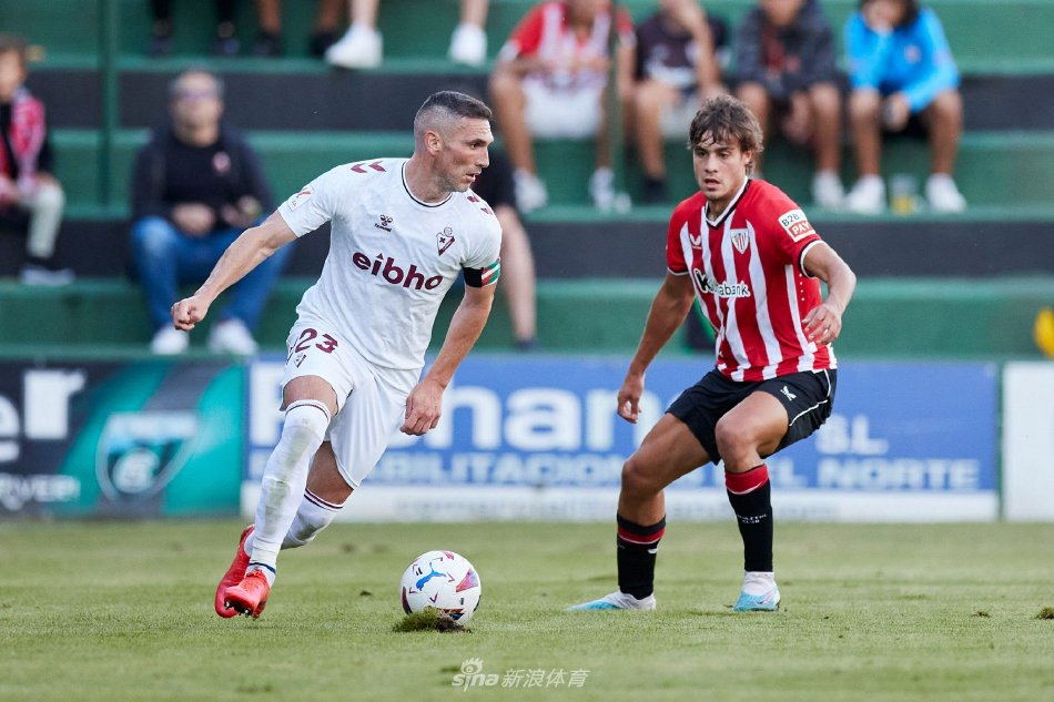 一个健康的 一个健康的